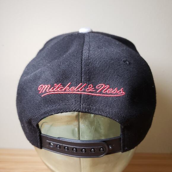 Mitchell & Ness Men's Chicago Bulls Basketball Snapback Cap Black One Size NBA - Picture 3 of 6